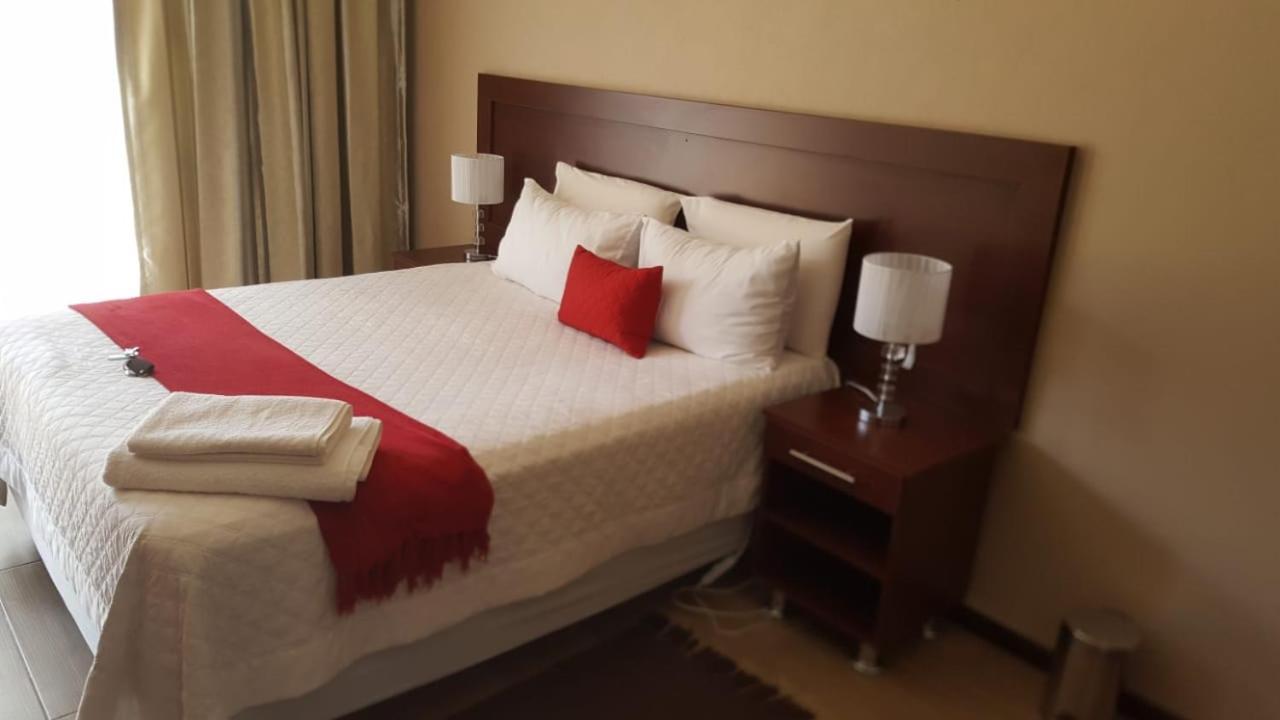The Royal Haven Hotel Lichtenburg Exterior photo